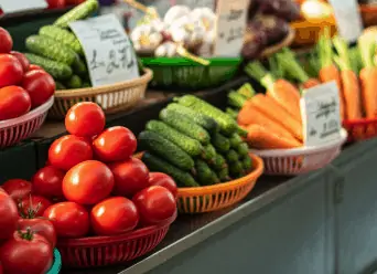 Wholesale Distrivution Trading Fmch Graphic